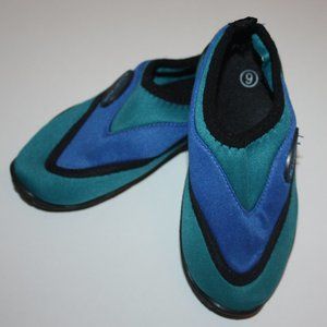 Planet Blue Teal Blue in Color Unisex Child Water Shoes size 9